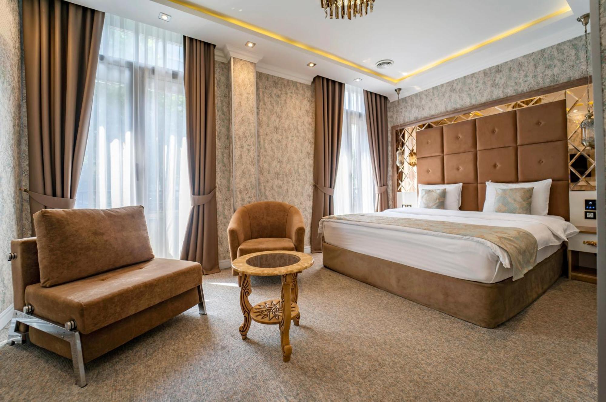 Hotel Aqua Freedom Тбилиси Екстериор снимка