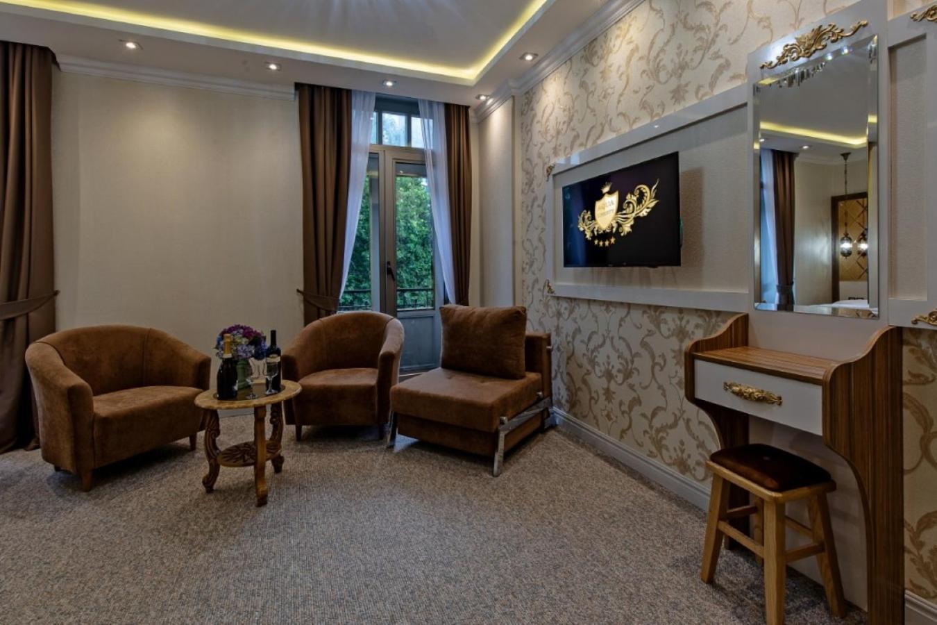 Hotel Aqua Freedom Тбилиси Екстериор снимка