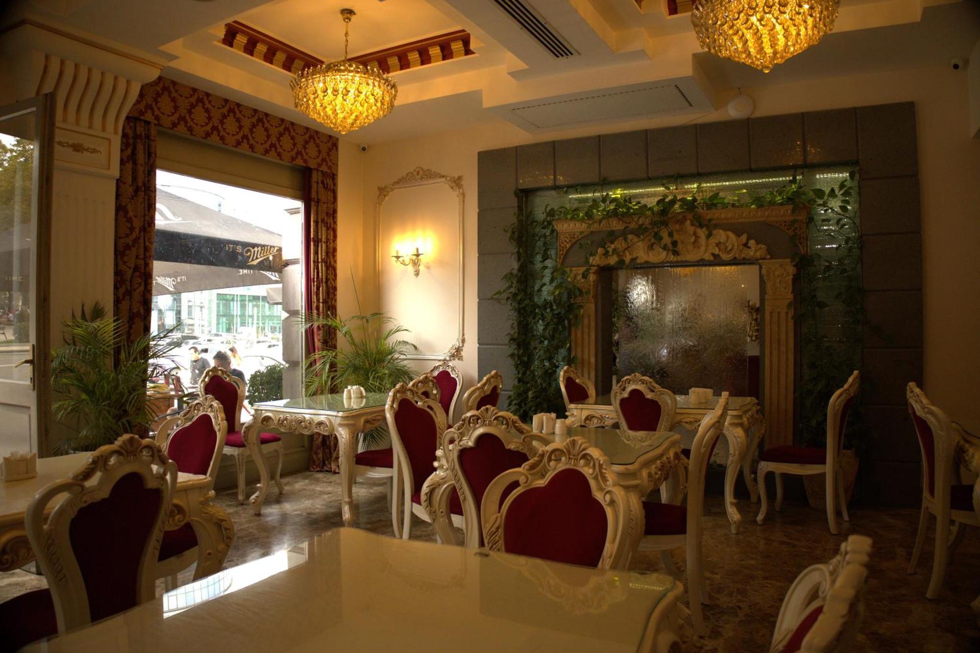Hotel Aqua Freedom Тбилиси Екстериор снимка