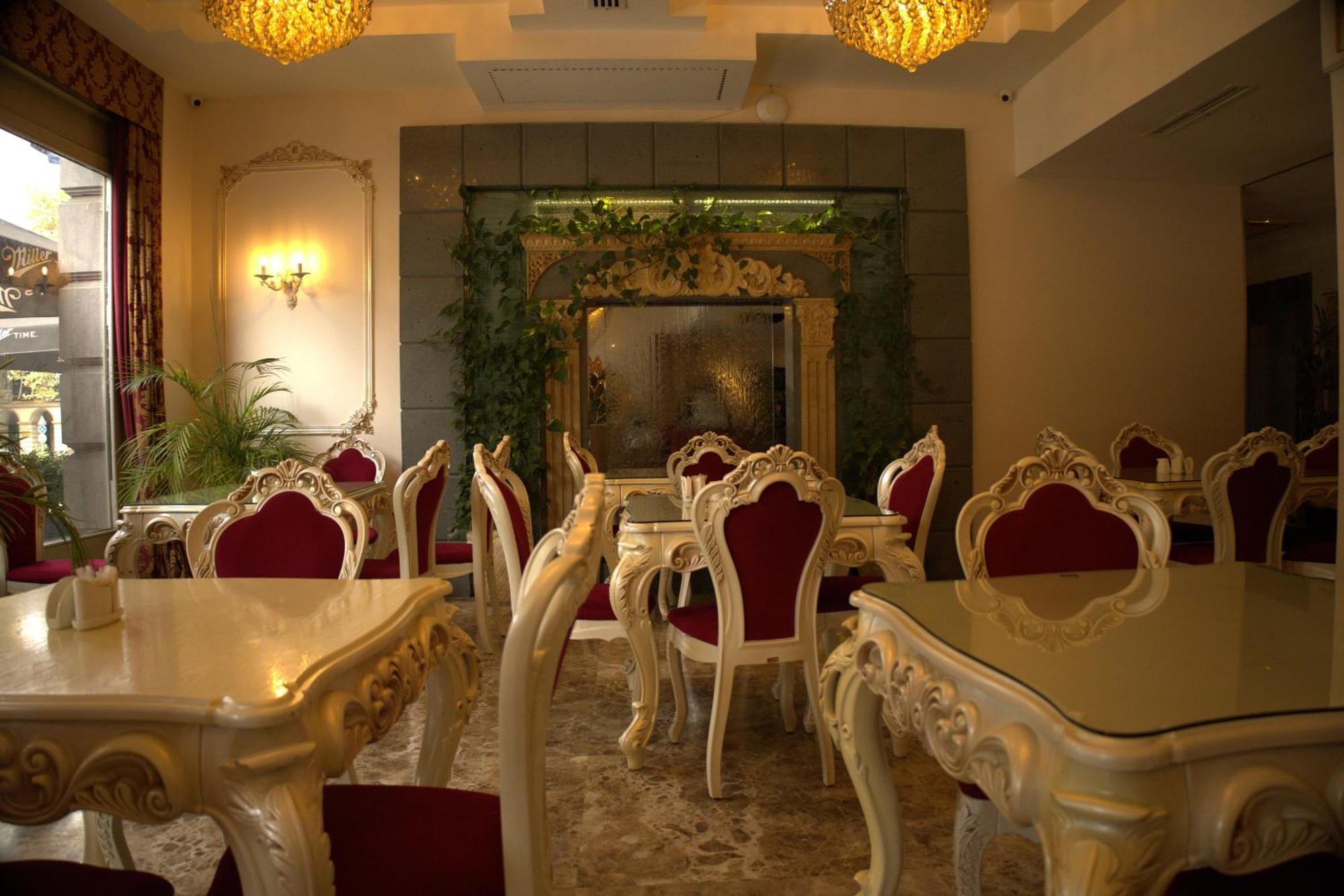 Hotel Aqua Freedom Тбилиси Екстериор снимка