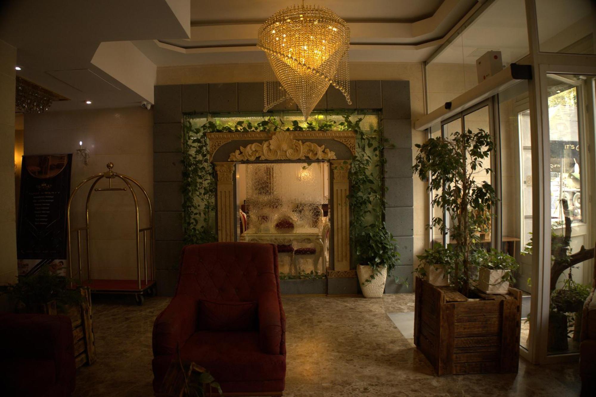 Hotel Aqua Freedom Тбилиси Екстериор снимка