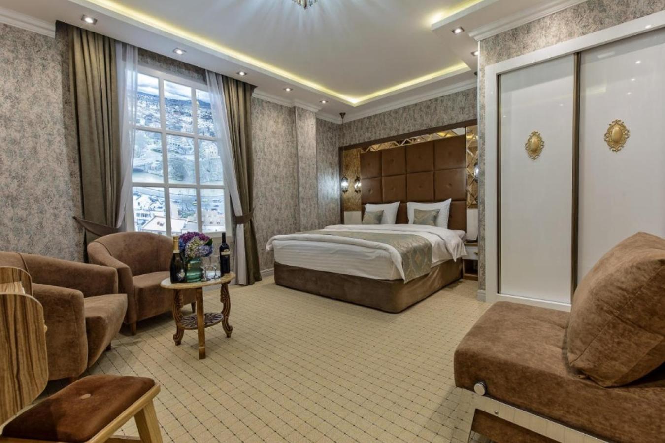 Hotel Aqua Freedom Тбилиси Екстериор снимка