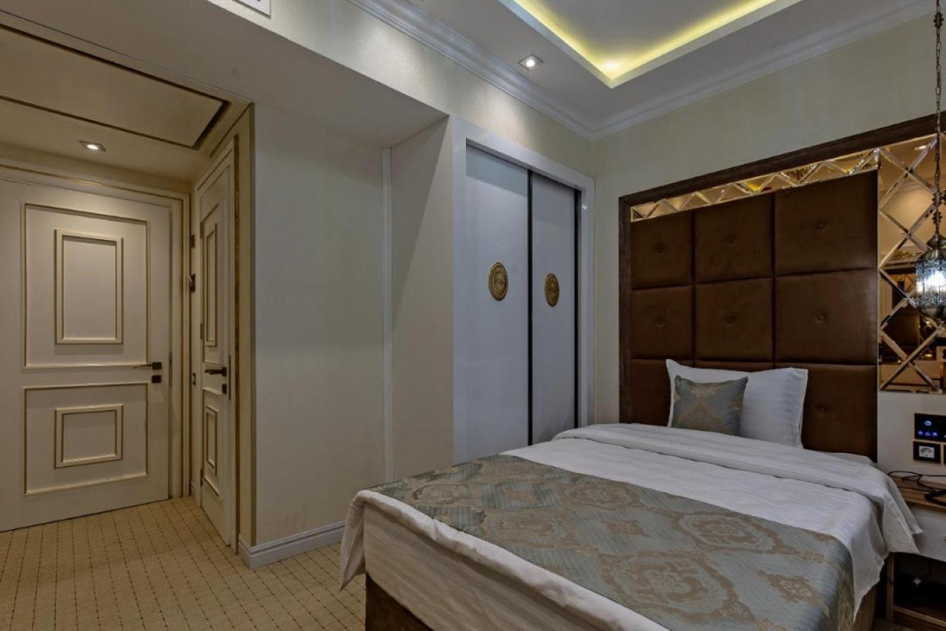 Hotel Aqua Freedom Тбилиси Екстериор снимка