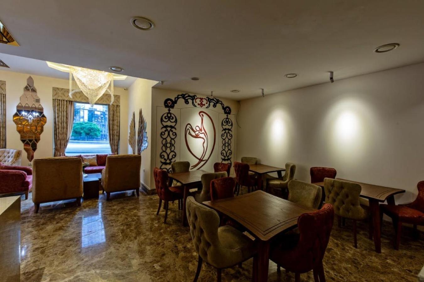 Hotel Aqua Freedom Тбилиси Екстериор снимка