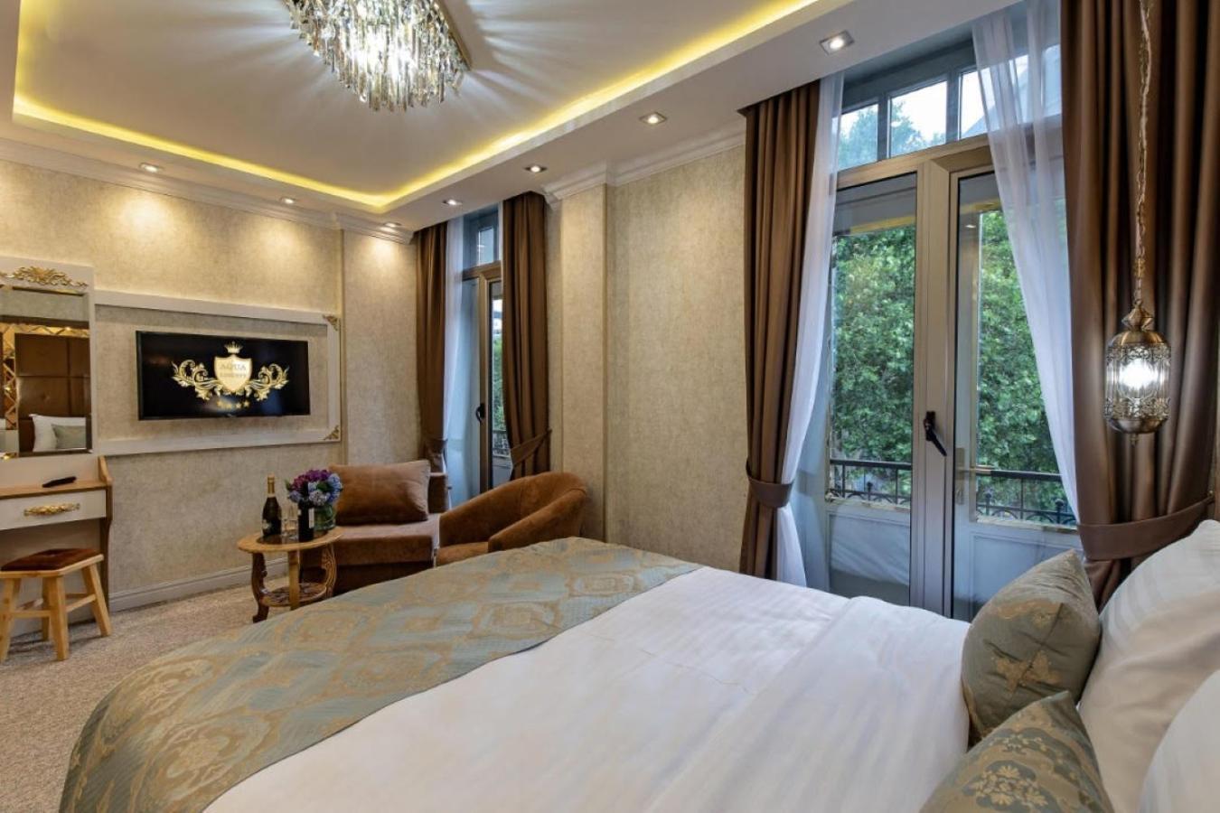 Hotel Aqua Freedom Тбилиси Екстериор снимка